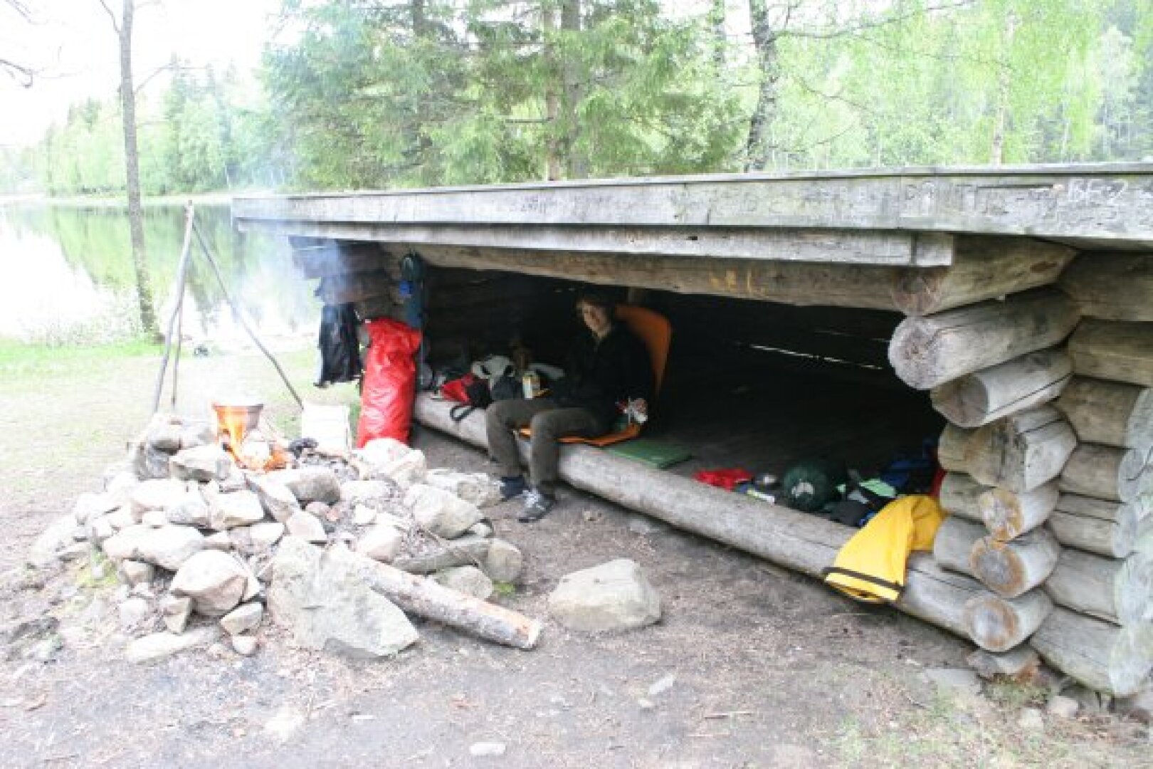 Feuer vor der Huette