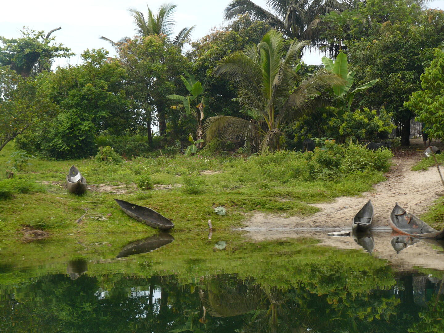 Durch den Pangalanes-Kanal.