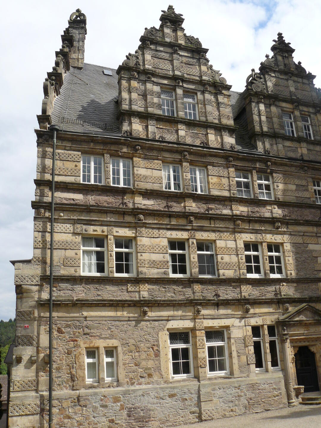 Schmucksteine am Schloß Hämelschenburg.