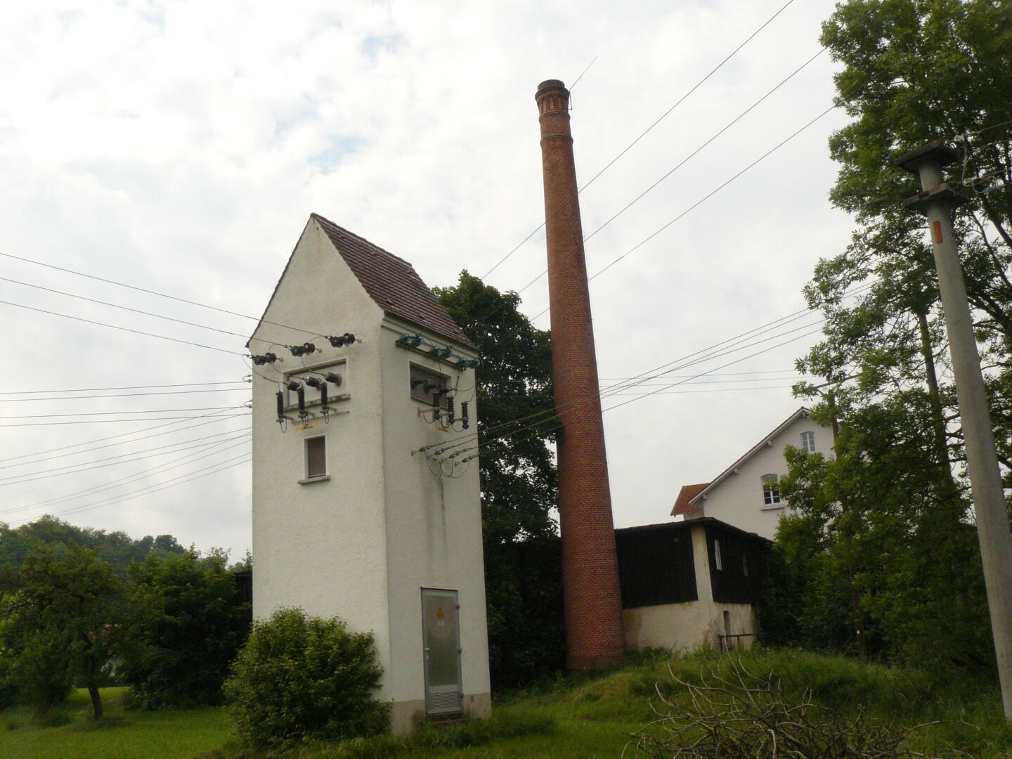 Dieses Mini-Kraftwerk ist Schuld an dem Wehr.