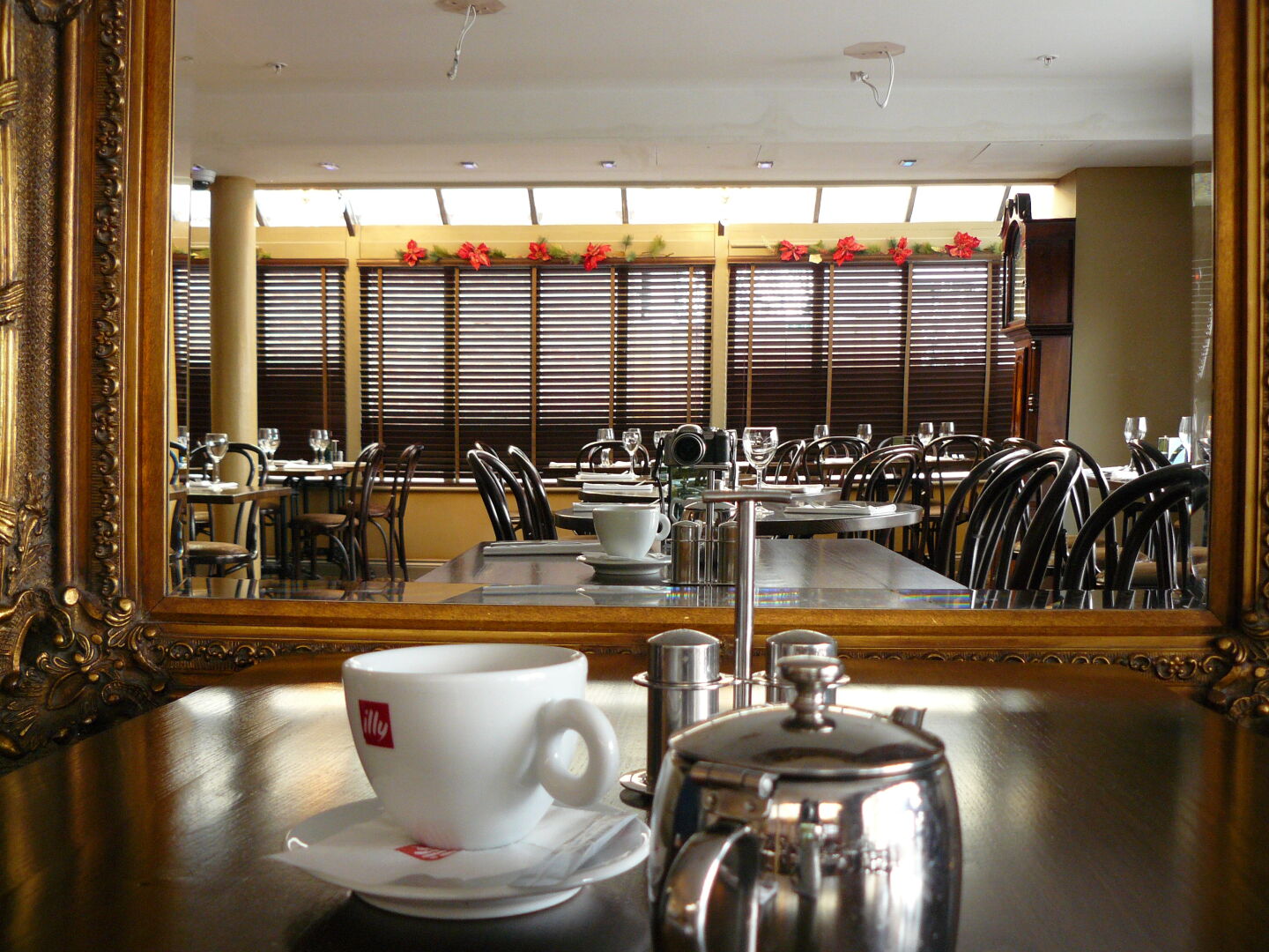 The Fallen Angel&rsquo;s dining room.