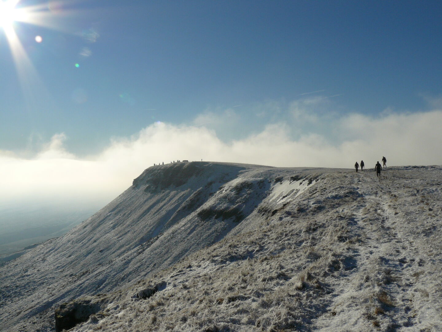 Approaching the top of Wild Boar Fell.