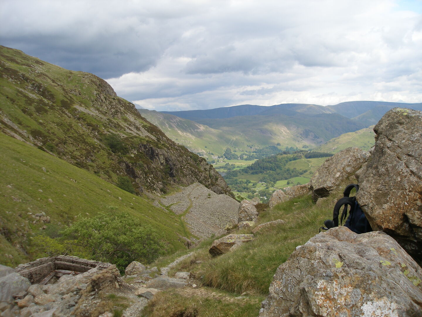 Rückblick ins Tal auf dem Weg zum Sticks Pass.