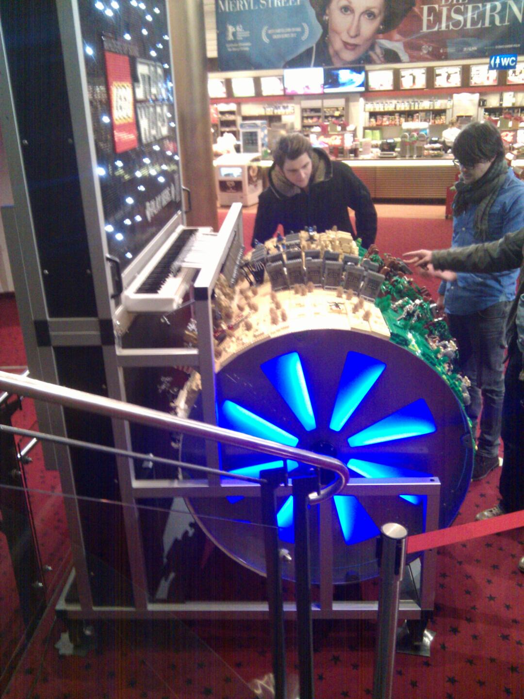 Lego Spieluhr: Star Wars Imperial March im Cinemaxx München.