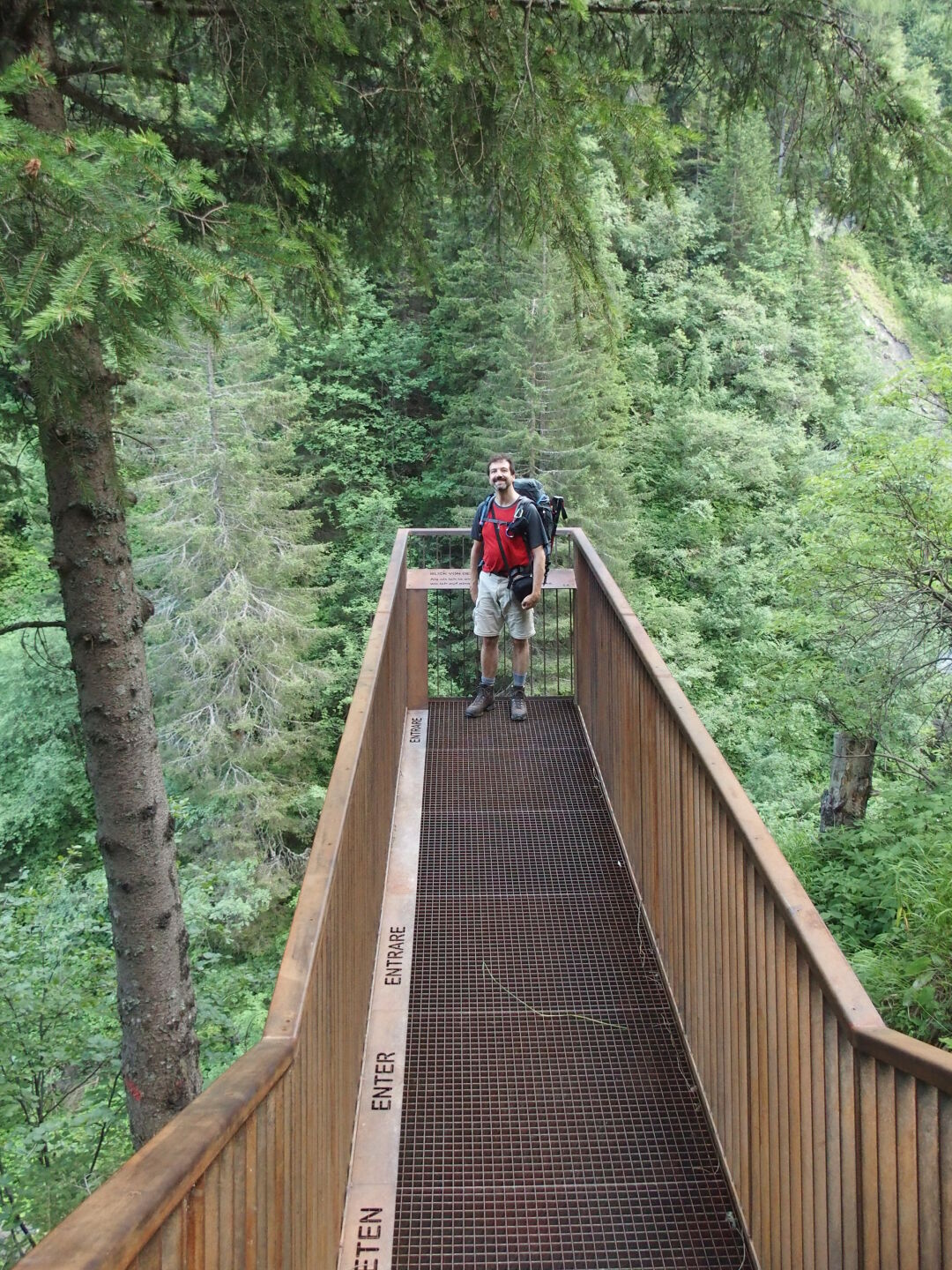 Aussichtsplattform über der Isel. Blick ins Umbaltal. Die Umbalfälle.