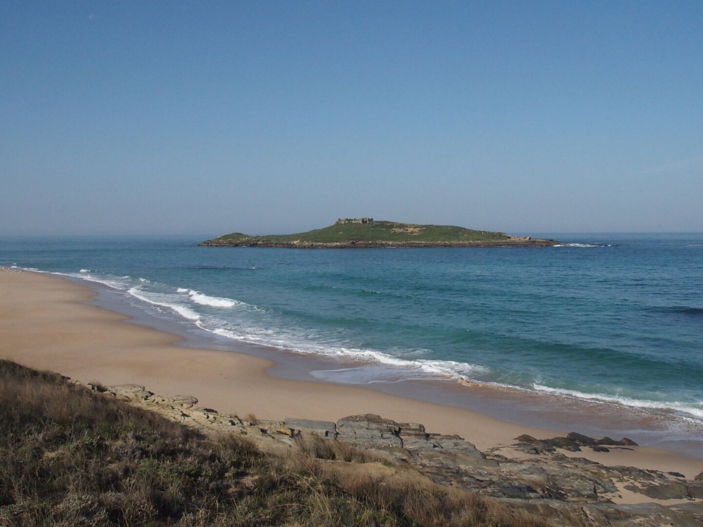 Ilha do Pessegueiro.