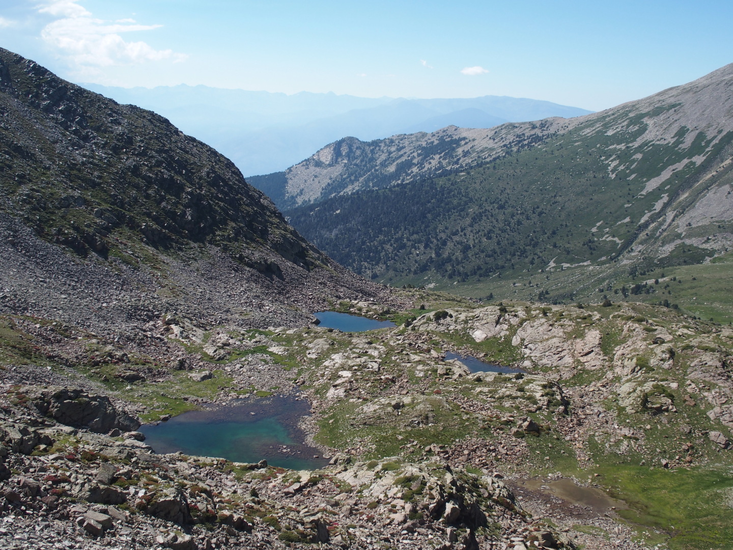 Abstieg in die idyllischen Gorgs de Cady.