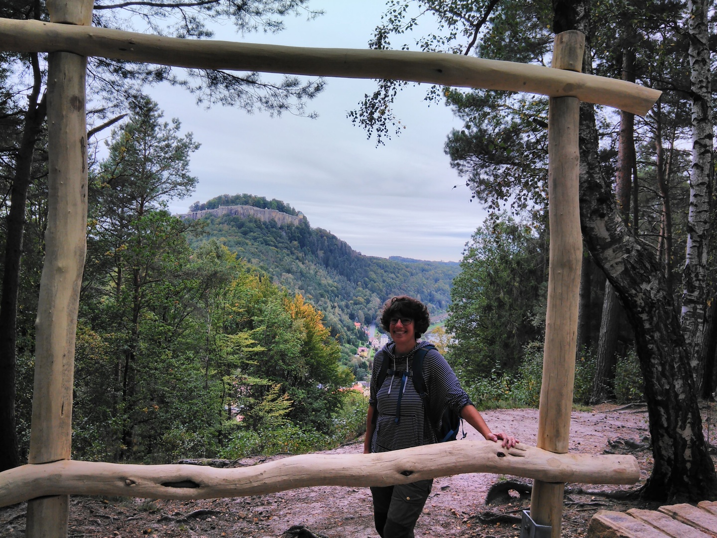 Fotografierfenster mit Blick auf den Königstein.