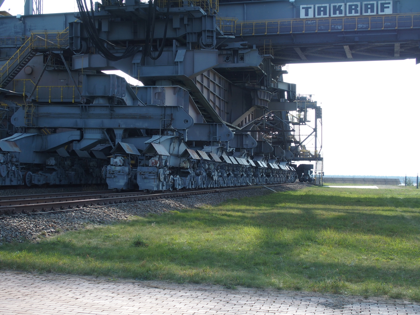 Die Abraumförderbrücke F60 bei Lichterfeld.