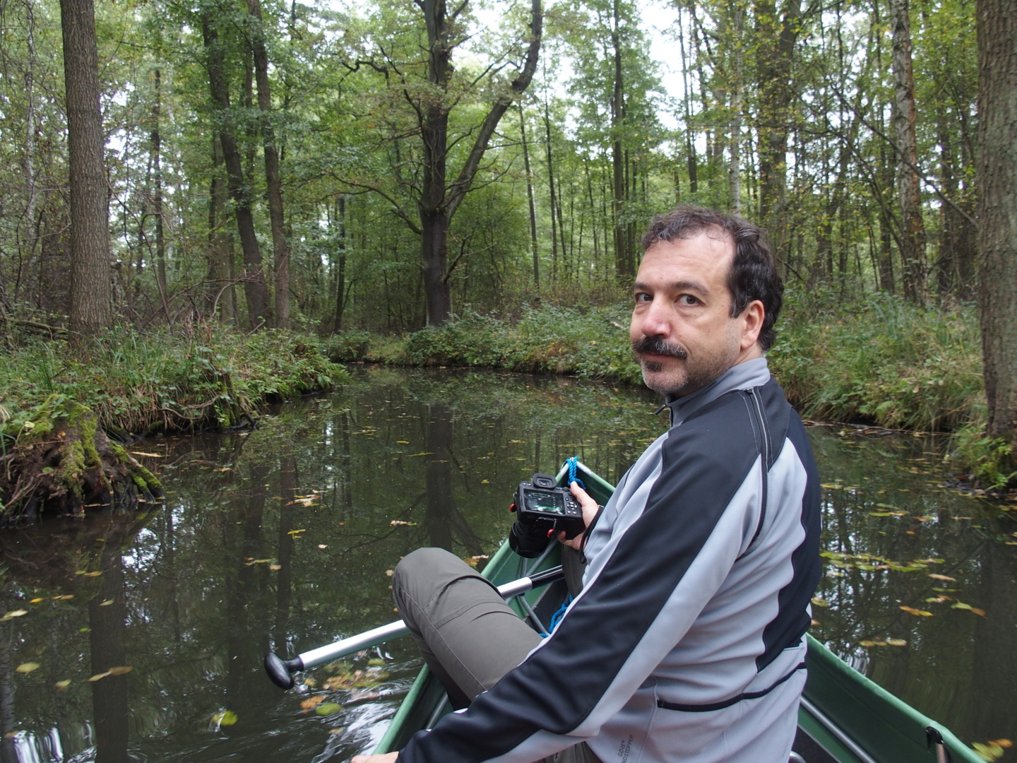 Auf dem Rückweg zur Pension. Die Kamera ist immer griffbereit.