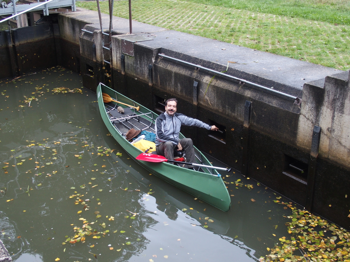 Schleusen müssen wir meistens selber.