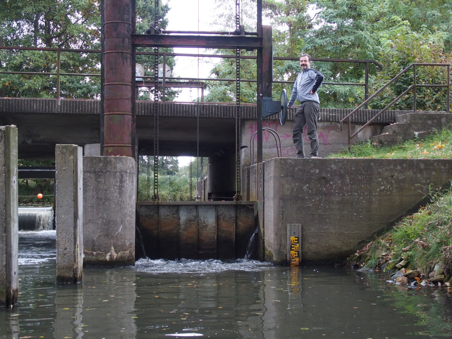 Schleusen müssen wir meistens selber.
