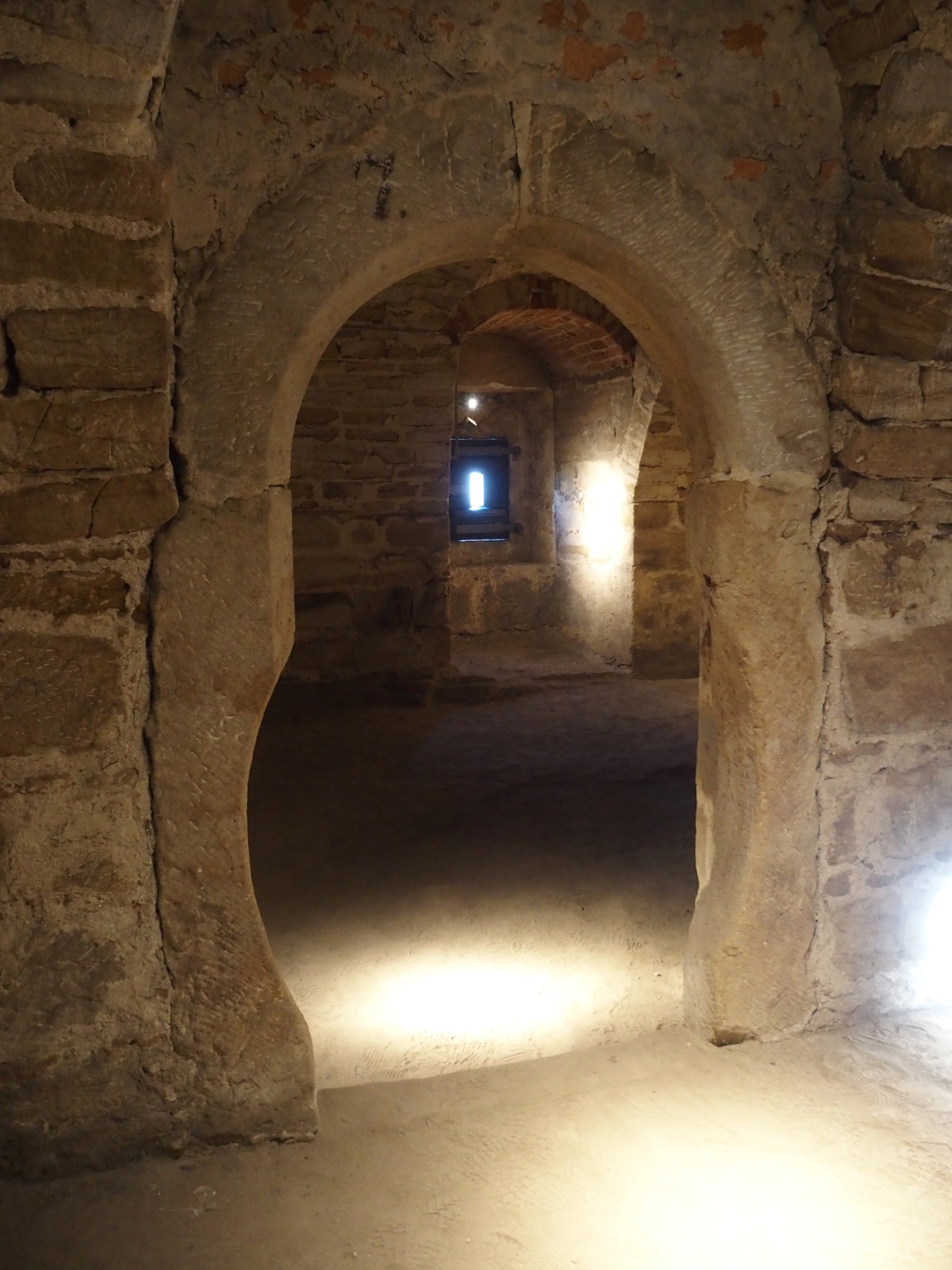 Türen wurden nachträglich verbreitert, um Bierfässer einlagern zu können.