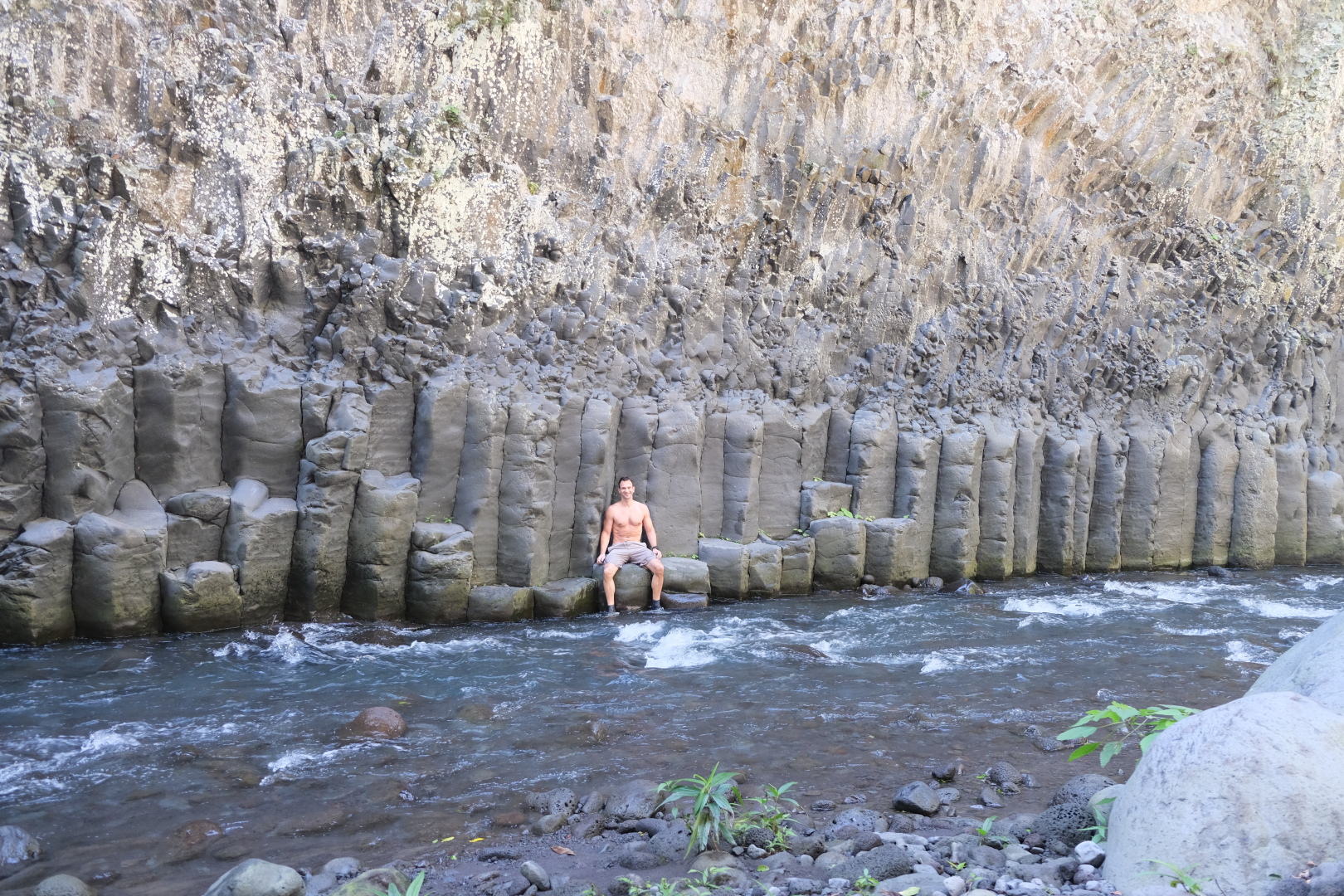 Basaltsäulen in der Schlucht des Bras de la Plaine.