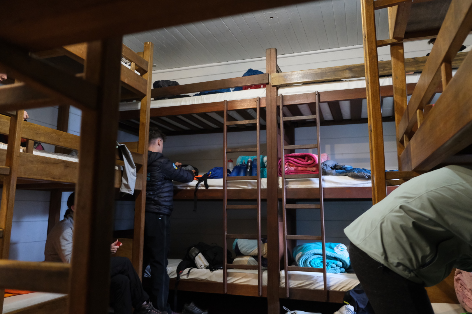 Unser Zimmer im Refuge de la Caverne Dufour: Dreistöckige Betten.