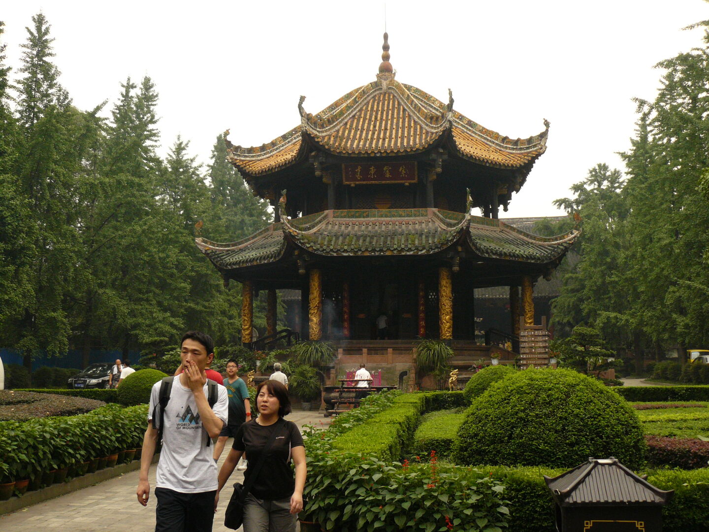 This Pagoda contained a golden statue of Laozi (pronounced Lao dssse),  riding a green bull toward the mountains in the West (whatever that means).