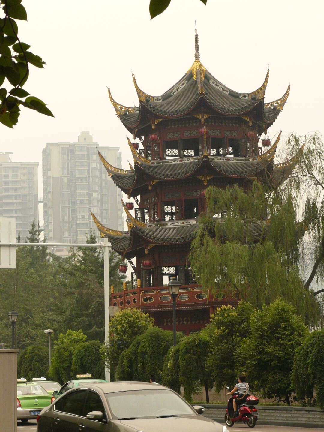 Walking on towards the Qintai Road.